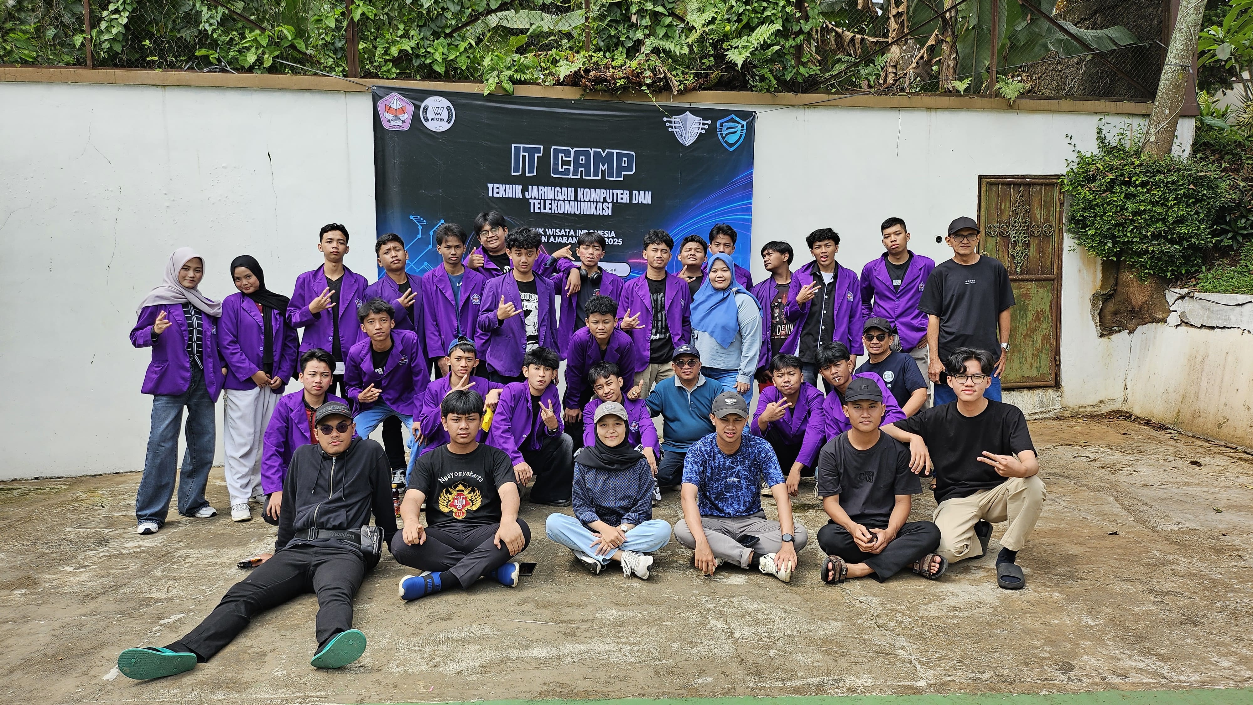 Teknik Jaringan Komputer & Telekomunikasi